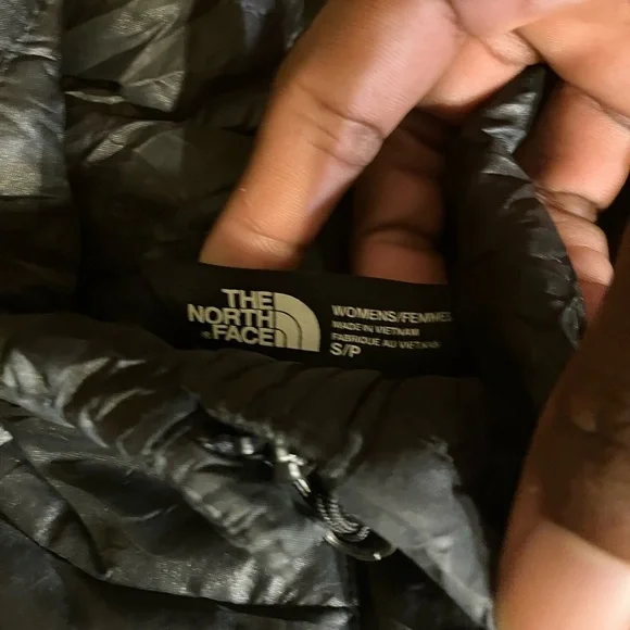 The North Face Women's Black Quilted Vest - Picture 2 of 3